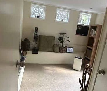 Quite quirky 2 bedrooms flat nestled in the - Photo 2
