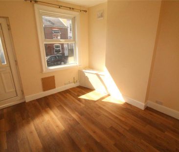 2 bedroom terraced house to rent - Photo 6