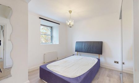 1 Bed Flat, Sherbourne Court, SW5 - Photo 4