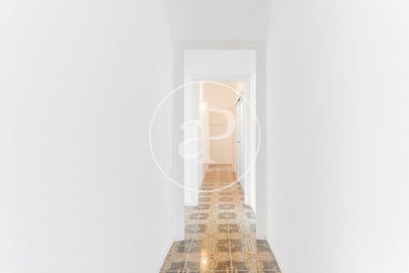 Apartment for rent on Carrer Còrsega - Photo 2