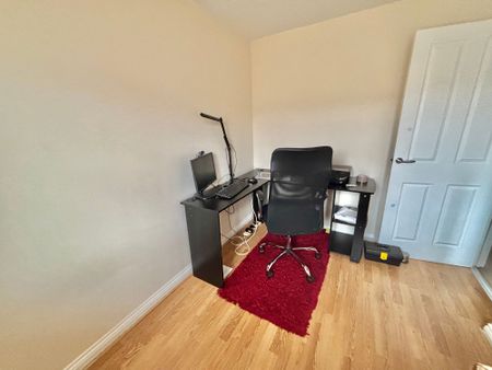 Spruce Road, Nuneaton, CV10 - Photo 4