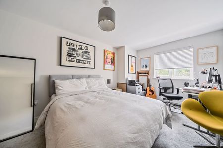 Owen Road, Godalming, Surrey, GU7 - Photo 4