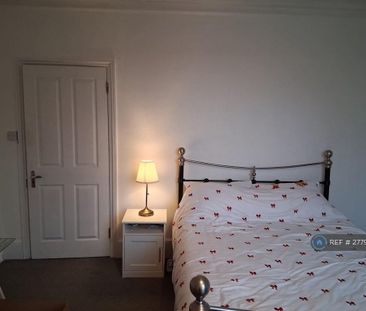 1 bedroom in a house share to rent - Photo 4