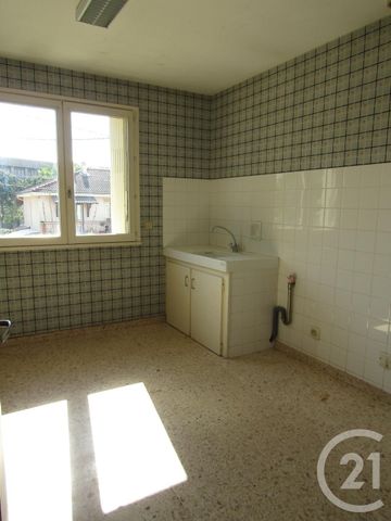 Location Appartement 5 pièces 113m² GRAULHET 81300 - Photo 5