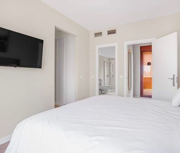 3 bedroom luxury penthouse for rent in Estepona, Andalusia - Photo 4