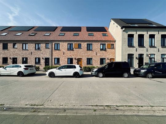 Instapklaar appartement met drie slaapkamers - Photo 1