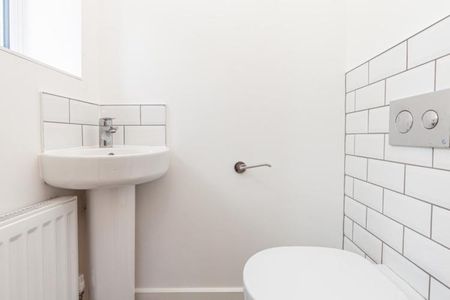 1 bedroom semi-detached house to rent - Photo 4
