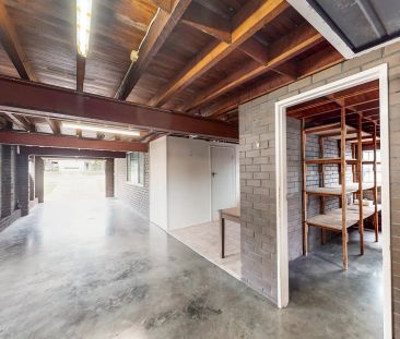 Dual Living - Loads of Storage - Great Location - Photo 3