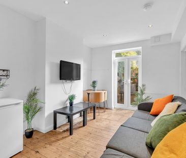 5 bedroom terraced house to rent - Photo 2