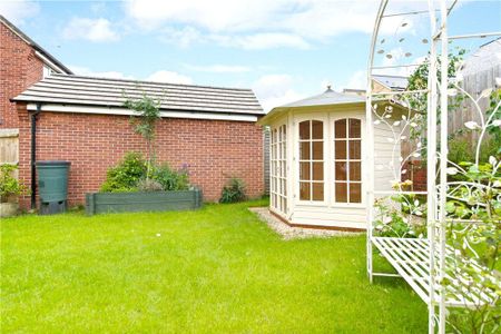 4 bedroom detached house to rent - Photo 3