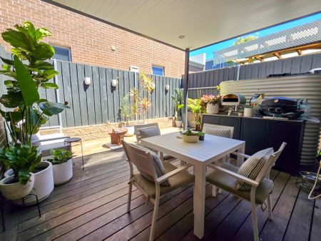 Stylish Townhouse in the Prestigious Willowdale Estate - Photo 5