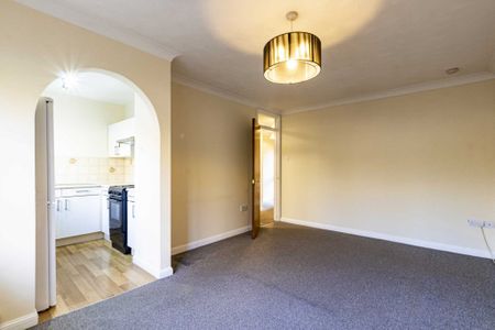1 bed Maisonette for rent - Photo 2