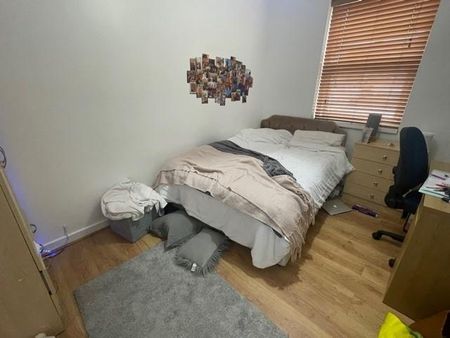 5 bedroom private hall to rent - Photo 4