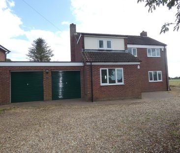 4 bedroom detached house to rent - Photo 4