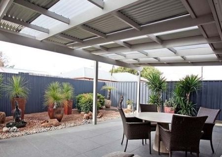 Charming coastal home in a quiet pocket - Photo 3