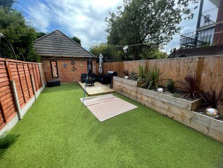2 bedroom apartment to rent - Photo 2