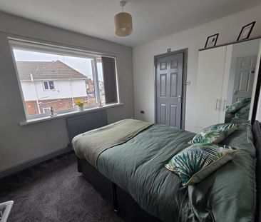 1 bedroom in a house share to rent - Photo 4