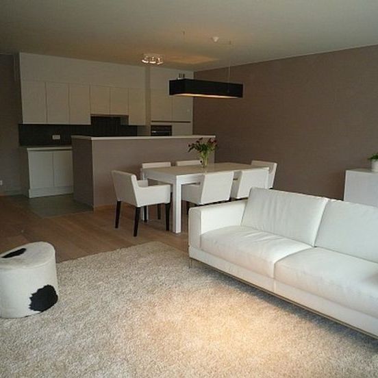 Appartement te huur - Photo 1