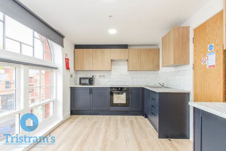 5 bed Apartment for Rent - Photo 3