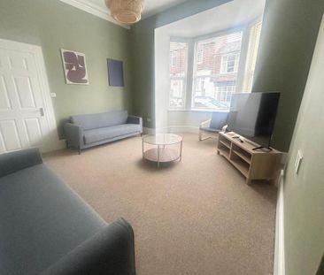 6 bedroom house to rent - Photo 2