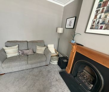 2 Bed Terraced House, Clive Road, SW19 - Photo 4
