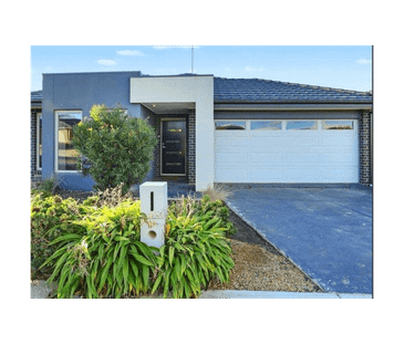 Stylish and Comfortable Three-Bedroom Family Home - Photo 2