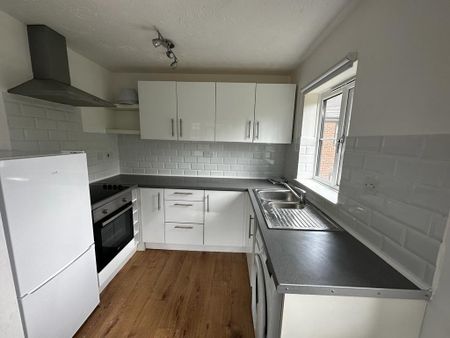 2 bedroom flat to rent - Photo 3