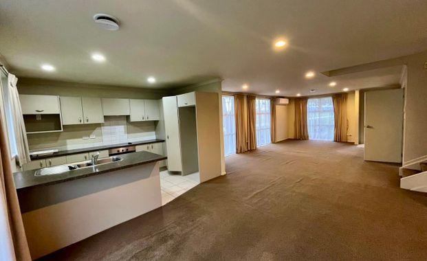 Takanini, Zabeel Crescent - Photo 1