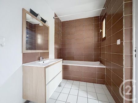 Location Appartement 3 pièces 87m² TROYES 10000 - Photo 3