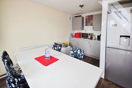 3 bedroom terraced house to rent - Photo 5