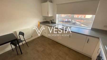 4 bedroom detached house to rent - Photo 3