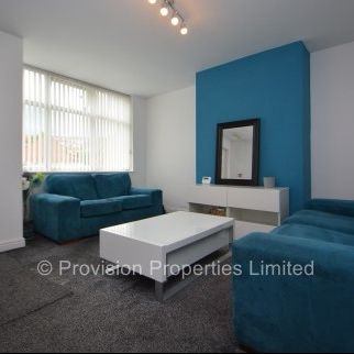 4 Bedroom Houses Near The Leeds University - Photo 1