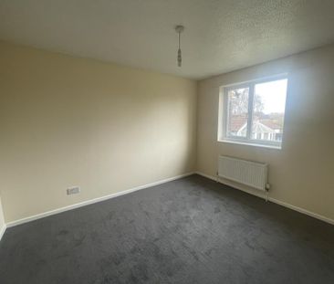 3 bedroom end of terrace house to rent - Photo 3