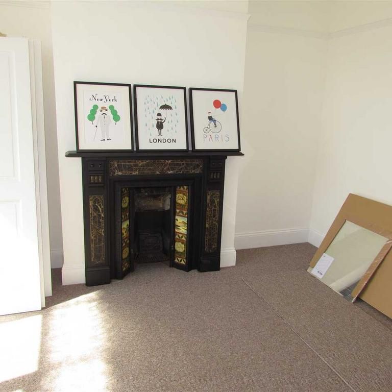 4 bedroom terraced house to rent - Photo 1