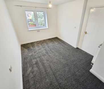 3 Bedroom House to Rent in Aintree Drive, Rushden, NN10 - Photo 4