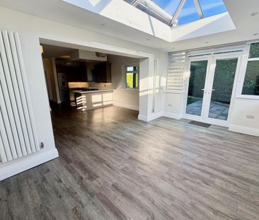 4 bedroom detached house to rent - Photo 2