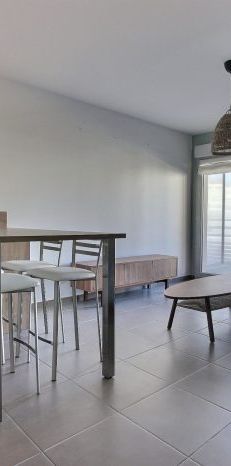 TREMONTEIX - T2 meublé - Terrasse - Parking - Photo 1