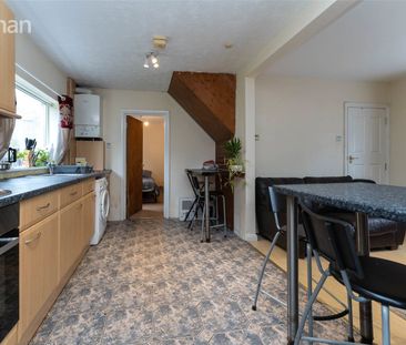 5 bedroom semi-detached house to rent - Photo 3