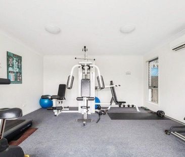 3 bedroom Townhouse available now - Photo 6