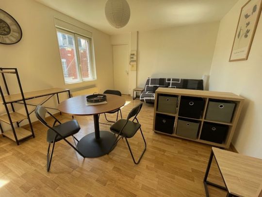 LUMINEUX STUDIO loué meublé et équipé - Photo 1