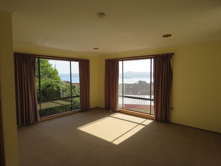 6 Hatton Gardens, Sandy Bay TAS 7005 - House For Rent | Domain - Photo 4