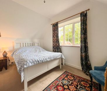 3 bedroom semi-detached house to rent - Photo 6