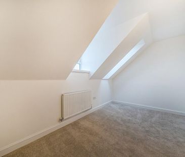 3 bedroom end of terrace house to rent - Photo 3