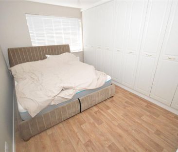 3 bedroom end of terrace house to rent - Photo 1