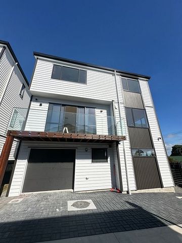 Brand New 5-Bedroom Home in Blockhouse Bay - Photo 5