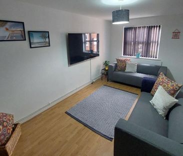 Mixed use to rent - Photo 3