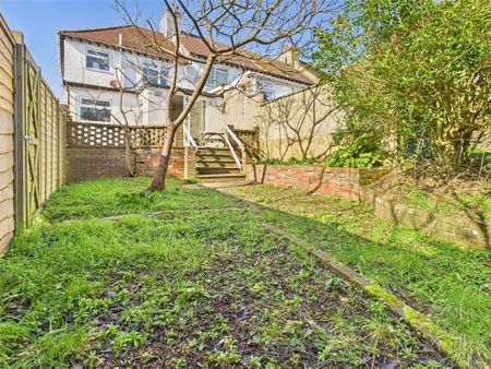 4 bedroom terraced house to rent - Photo 4