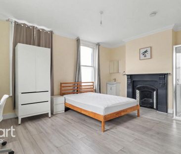 1 bedroom in a house share to rent - Photo 1