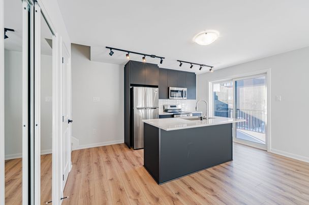 For Lease - 1128 Creekway Private, Kanata, Ontario - Photo 1