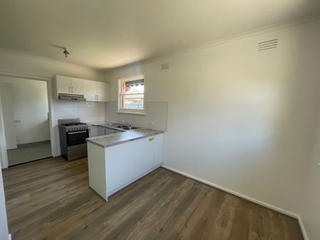 ***Property on Hold*** - Beautifully Renovated 3-Bedroom Home in a Quiet Location - Photo 5